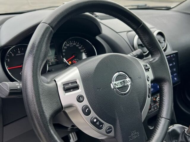 Белый Ниссан Кашкай, объемом двигателя 1.6 л и пробегом 170 тыс. км за 10555 $, фото 6 на Automoto.ua