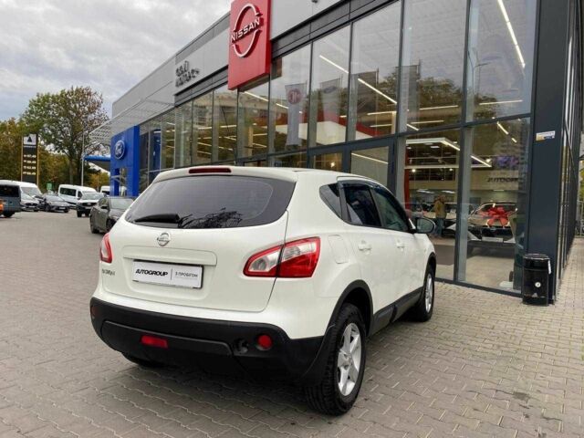 Белый Ниссан Кашкай, объемом двигателя 0 л и пробегом 205 тыс. км за 8600 $, фото 7 на Automoto.ua