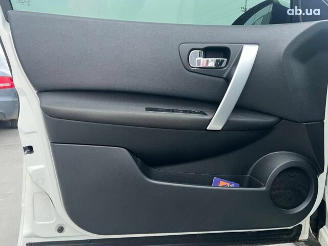 Белый Ниссан Кашкай, объемом двигателя 2 л и пробегом 128 тыс. км за 12490 $, фото 14 на Automoto.ua