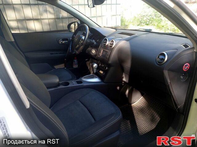 Белый Ниссан Кашкай, объемом двигателя 2 л и пробегом 150 тыс. км за 11900 $, фото 9 на Automoto.ua