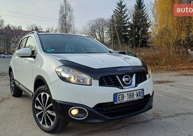 Белый Ниссан Кашкай, объемом двигателя 1.6 л и пробегом 227 тыс. км за 10800 $, фото 1 на Automoto.ua