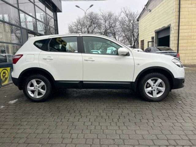 Белый Ниссан Кашкай, объемом двигателя 2 л и пробегом 151 тыс. км за 11300 $, фото 7 на Automoto.ua
