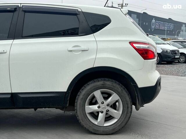 Белый Ниссан Кашкай, объемом двигателя 2 л и пробегом 128 тыс. км за 12490 $, фото 5 на Automoto.ua