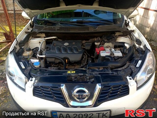 Белый Ниссан Кашкай, объемом двигателя 2 л и пробегом 150 тыс. км за 11900 $, фото 5 на Automoto.ua