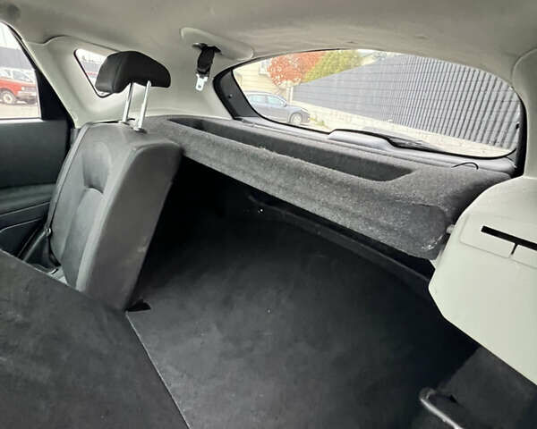 Белый Ниссан Кашкай, объемом двигателя 1.6 л и пробегом 170 тыс. км за 10555 $, фото 40 на Automoto.ua