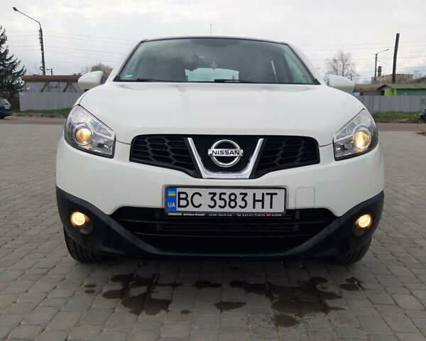 Білий Ніссан Кашкай, об'ємом двигуна 1.6 л та пробігом 219 тис. км за 10300 $, фото 3 на Automoto.ua