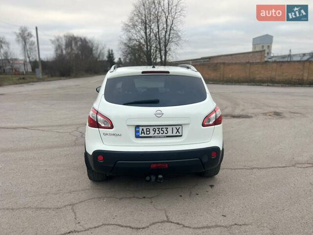 Белый Ниссан Кашкай, объемом двигателя 2 л и пробегом 190 тыс. км за 12000 $, фото 5 на Automoto.ua