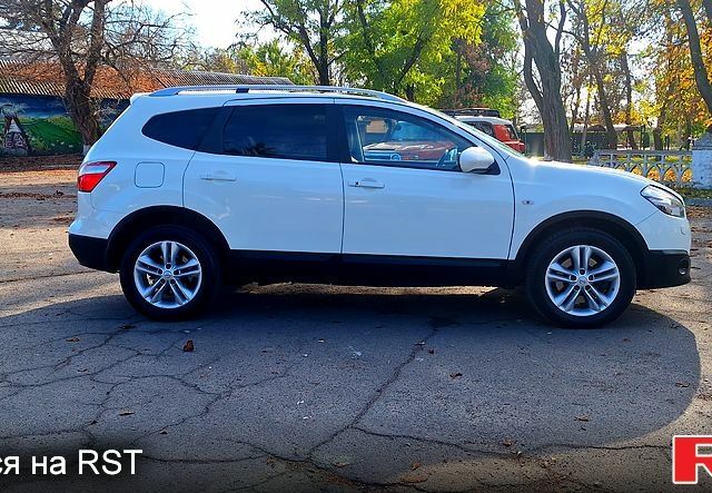 Белый Ниссан Кашкай, объемом двигателя 2 л и пробегом 215 тыс. км за 11700 $, фото 4 на Automoto.ua