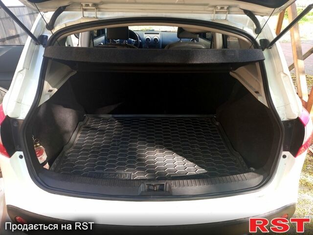 Белый Ниссан Кашкай, объемом двигателя 2 л и пробегом 150 тыс. км за 11900 $, фото 11 на Automoto.ua