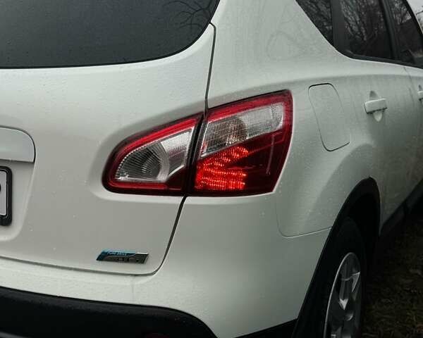 Белый Ниссан Кашкай, объемом двигателя 1.5 л и пробегом 234 тыс. км за 10500 $, фото 8 на Automoto.ua