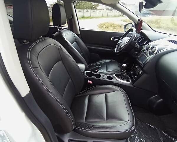 Білий Ніссан Кашкай, об'ємом двигуна 2 л та пробігом 231 тис. км за 11800 $, фото 24 на Automoto.ua