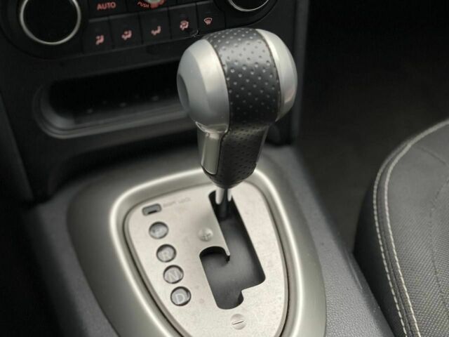 Белый Ниссан Кашкай, объемом двигателя 2 л и пробегом 149 тыс. км за 10900 $, фото 15 на Automoto.ua