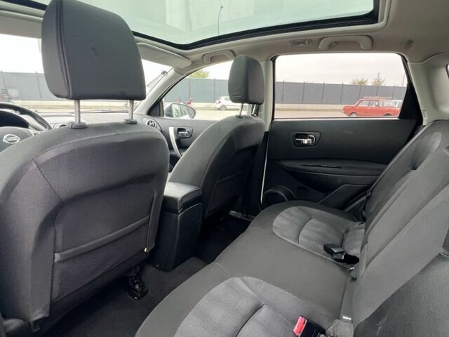 Белый Ниссан Кашкай, объемом двигателя 1.6 л и пробегом 170 тыс. км за 10555 $, фото 16 на Automoto.ua