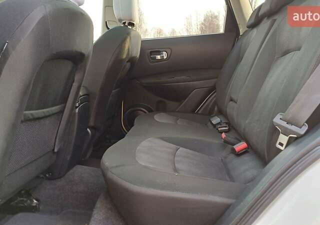 Белый Ниссан Кашкай, объемом двигателя 1.6 л и пробегом 227 тыс. км за 10800 $, фото 27 на Automoto.ua