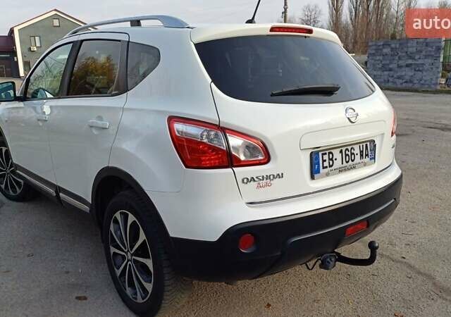 Белый Ниссан Кашкай, объемом двигателя 1.6 л и пробегом 227 тыс. км за 10800 $, фото 11 на Automoto.ua