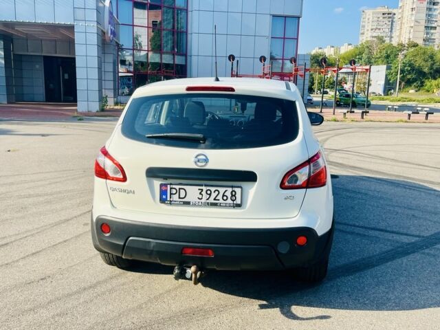 Белый Ниссан Кашкай, объемом двигателя 2 л и пробегом 225 тыс. км за 6500 $, фото 2 на Automoto.ua