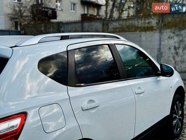 Белый Ниссан Кашкай, объемом двигателя 1.6 л и пробегом 174 тыс. км за 12999 $, фото 17 на Automoto.ua