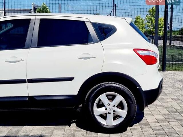 Белый Ниссан Кашкай, объемом двигателя 2 л и пробегом 162 тыс. км за 11899 $, фото 59 на Automoto.ua
