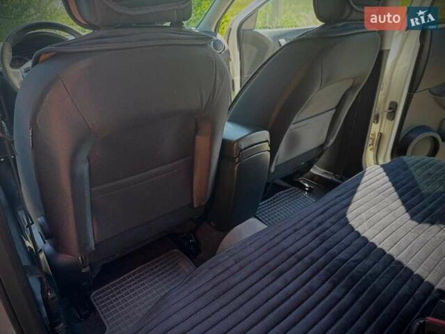 Білий Ніссан Кашкай, об'ємом двигуна 2 л та пробігом 241 тис. км за 12200 $, фото 4 на Automoto.ua