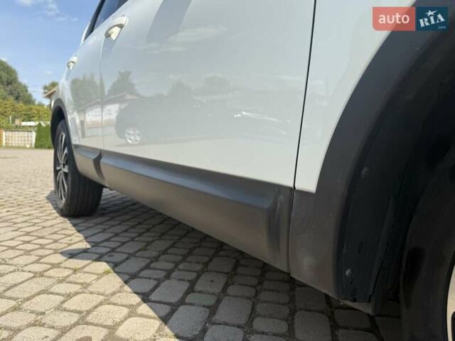 Білий Ніссан Кашкай, об'ємом двигуна 1.46 л та пробігом 237 тис. км за 11111 $, фото 4 на Automoto.ua