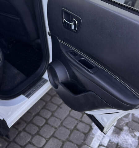 Білий Ніссан Кашкай, об'ємом двигуна 1.6 л та пробігом 211 тис. км за 11300 $, фото 15 на Automoto.ua