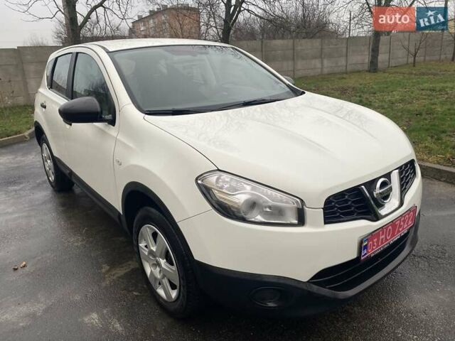 Белый Ниссан Кашкай, объемом двигателя 1.6 л и пробегом 220 тыс. км за 9800 $, фото 1 на Automoto.ua