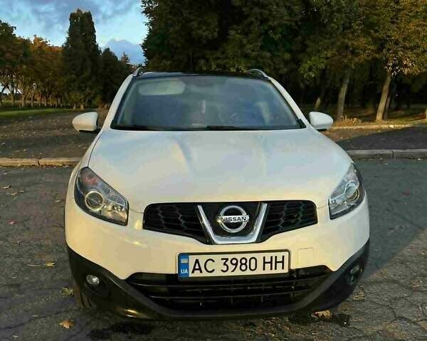 Белый Ниссан Кашкай, объемом двигателя 1.46 л и пробегом 268 тыс. км за 10400 $, фото 4 на Automoto.ua