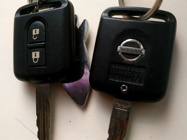 Белый Ниссан Кашкай, объемом двигателя 1.6 л и пробегом 223 тыс. км за 10200 $, фото 5 на Automoto.ua