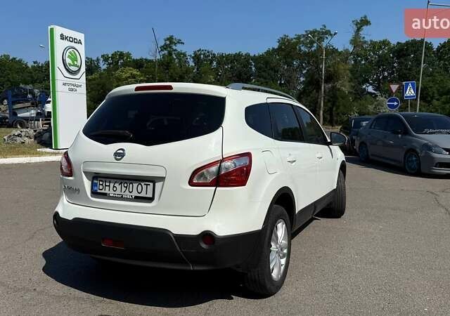 Белый Ниссан Кашкай, объемом двигателя 2 л и пробегом 139 тыс. км за 9500 $, фото 11 на Automoto.ua