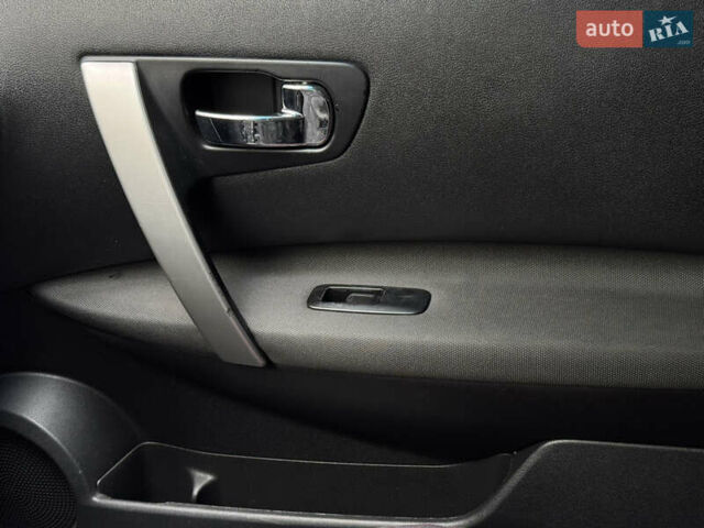 Белый Ниссан Кашкай, объемом двигателя 1.5 л и пробегом 277 тыс. км за 9300 $, фото 26 на Automoto.ua