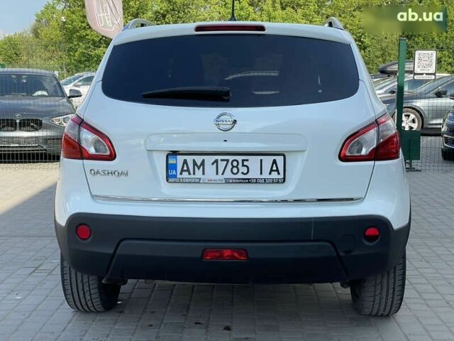 Белый Ниссан Кашкай, объемом двигателя 2 л и пробегом 120 тыс. км за 12955 $, фото 16 на Automoto.ua