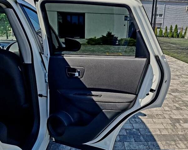 Белый Ниссан Кашкай, объемом двигателя 2 л и пробегом 162 тыс. км за 11899 $, фото 96 на Automoto.ua