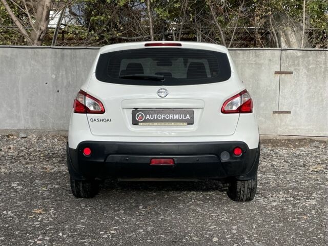 Білий Ніссан Кашкай, об'ємом двигуна 1.6 л та пробігом 156 тис. км за 9790 $, фото 8 на Automoto.ua