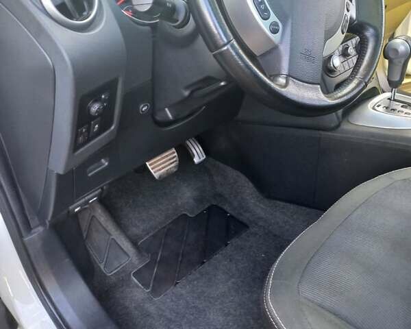 Белый Ниссан Кашкай, объемом двигателя 2 л и пробегом 188 тыс. км за 11999 $, фото 4 на Automoto.ua