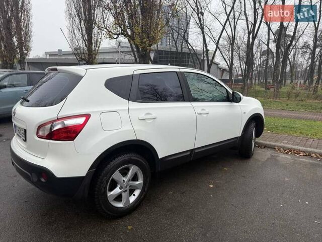 Белый Ниссан Кашкай, объемом двигателя 2 л и пробегом 150 тыс. км за 11500 $, фото 3 на Automoto.ua