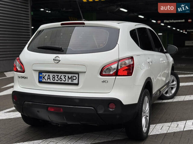 Белый Ниссан Кашкай, объемом двигателя 1.5 л и пробегом 277 тыс. км за 9300 $, фото 6 на Automoto.ua