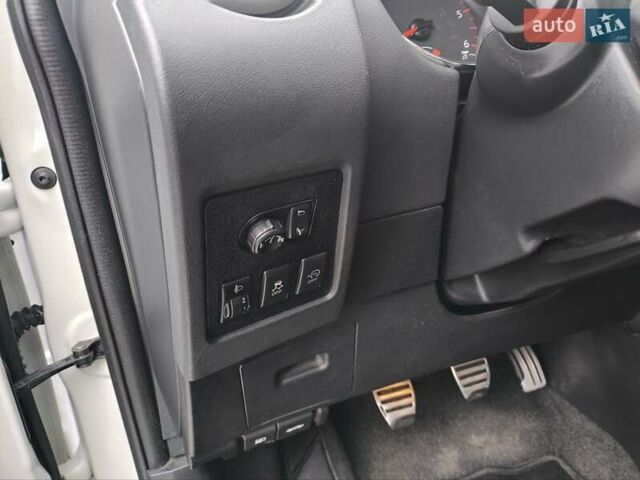 Білий Ніссан Кашкай, об'ємом двигуна 1.6 л та пробігом 210 тис. км за 11700 $, фото 39 на Automoto.ua