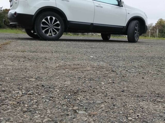 Белый Ниссан Кашкай, объемом двигателя 1.5 л и пробегом 203 тыс. км за 9700 $, фото 3 на Automoto.ua