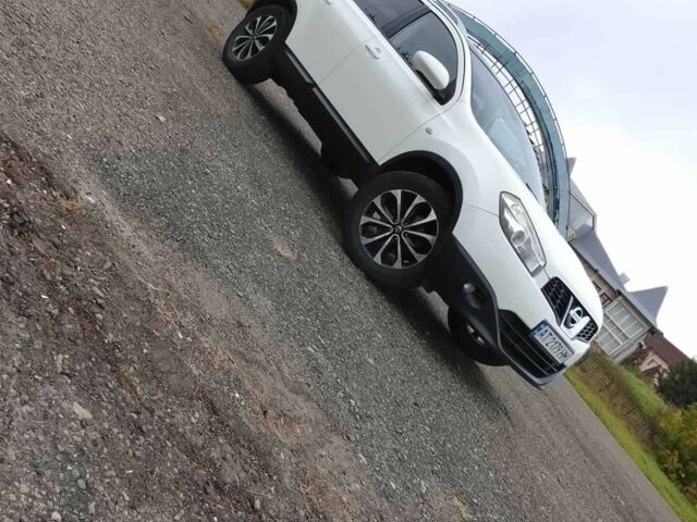 Белый Ниссан Кашкай, объемом двигателя 1.5 л и пробегом 203 тыс. км за 9700 $, фото 1 на Automoto.ua