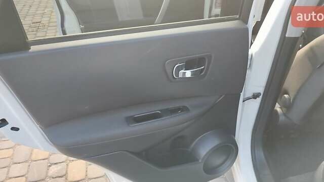 Білий Ніссан Кашкай, об'ємом двигуна 1.5 л та пробігом 169 тис. км за 12800 $, фото 15 на Automoto.ua