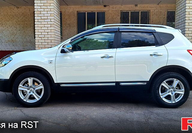 Белый Ниссан Кашкай, объемом двигателя 1.5 л и пробегом 225 тыс. км за 11500 $, фото 3 на Automoto.ua