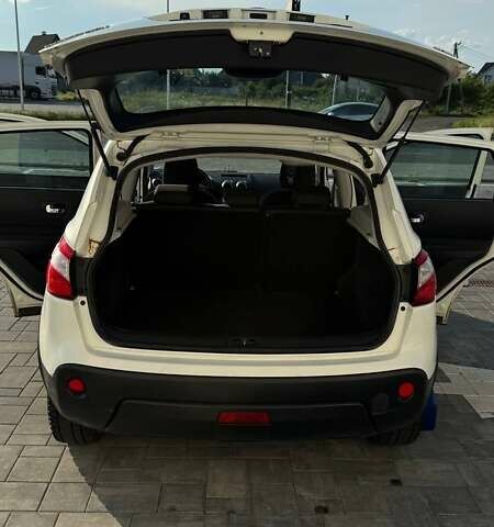 Білий Ніссан Кашкай, об'ємом двигуна 2 л та пробігом 291 тис. км за 12500 $, фото 10 на Automoto.ua