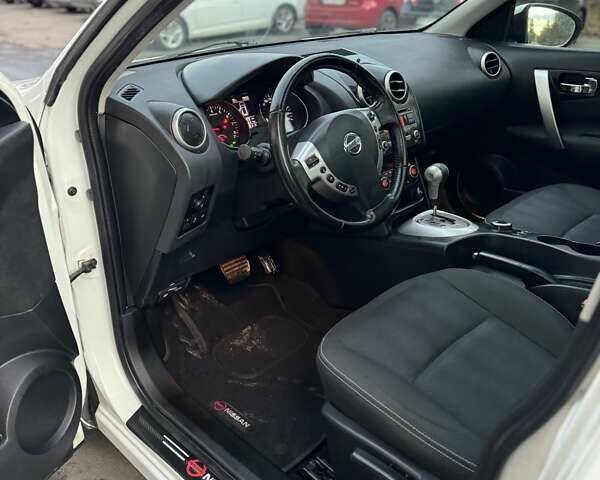 Белый Ниссан Кашкай, объемом двигателя 2 л и пробегом 159 тыс. км за 11200 $, фото 18 на Automoto.ua