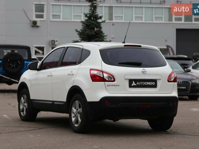 Білий Ніссан Кашкай, об'ємом двигуна 2 л та пробігом 130 тис. км за 11900 $, фото 5 на Automoto.ua