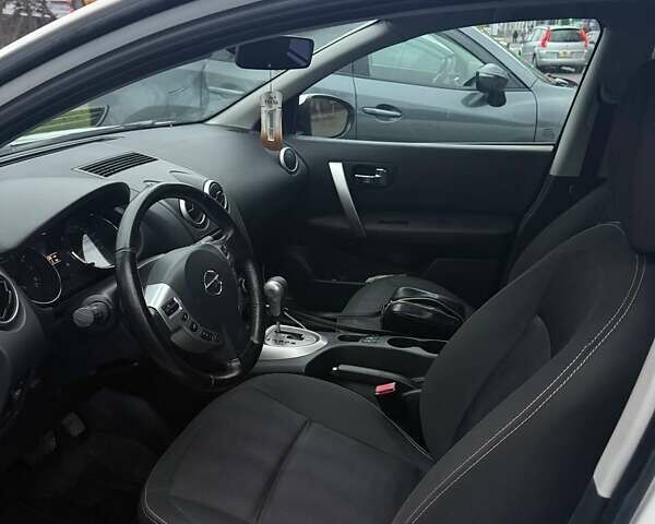 Белый Ниссан Кашкай, объемом двигателя 2 л и пробегом 150 тыс. км за 11500 $, фото 11 на Automoto.ua