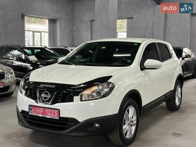 Белый Ниссан Кашкай, объемом двигателя 1.6 л и пробегом 160 тыс. км за 11799 $, фото 1 на Automoto.ua