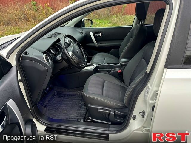 Белый Ниссан Кашкай, объемом двигателя 1.6 л и пробегом 187 тыс. км за 10999 $, фото 6 на Automoto.ua