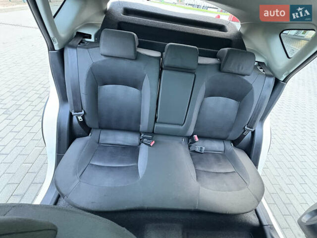 Ниссан Кашкай 2012 в Житомире на Automoto.ua Белый Ниссан Кашкай, объемом двигателя 1.5 л и пробегом 212 тыс. км за 11899 $, фото 44 на Automoto.ua