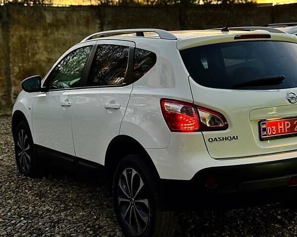 Белый Ниссан Кашкай, объемом двигателя 1.6 л и пробегом 174 тыс. км за 12999 $, фото 163 на Automoto.ua