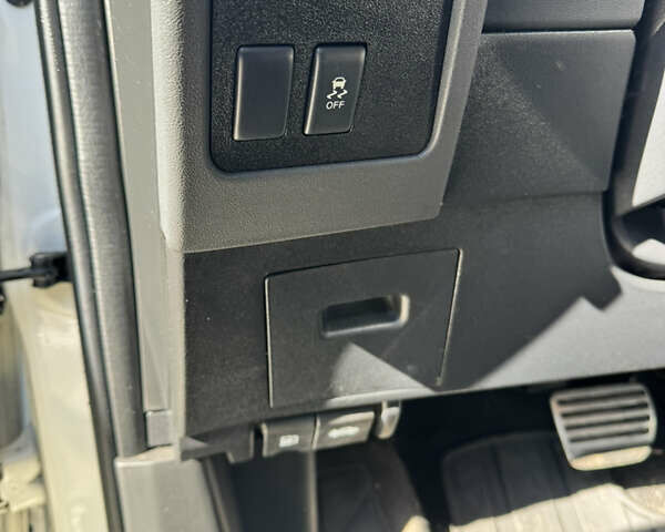 Білий Ніссан Кашкай, об'ємом двигуна 2 л та пробігом 202 тис. км за 11500 $, фото 15 на Automoto.ua